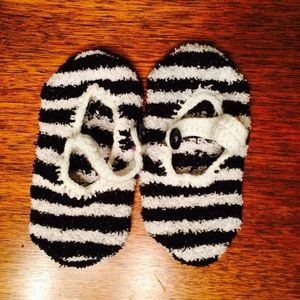 Fuzzy Slippers / Socks - M